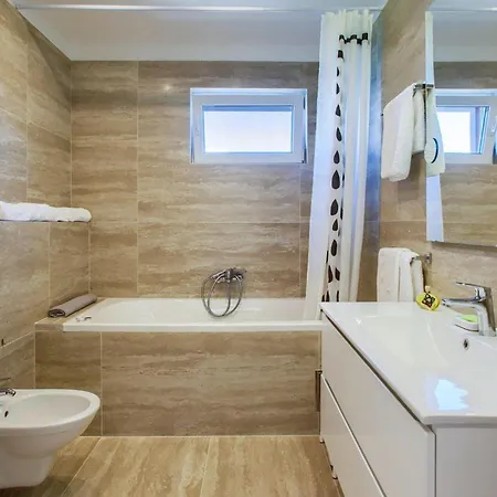 Karmen Adriatica زادار